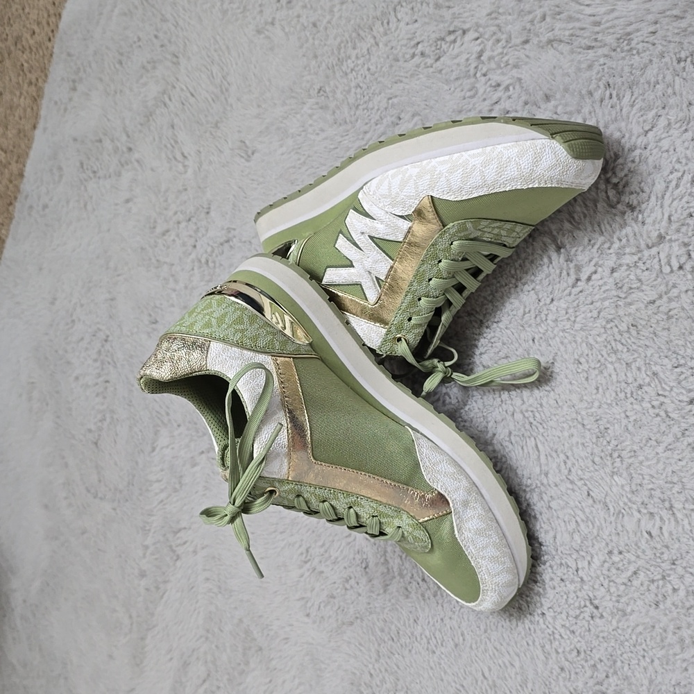 Michael Kors Green sneakers sz 9